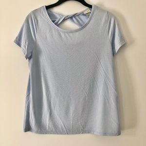 3/20 SALE 🌸 Twist Back Tee